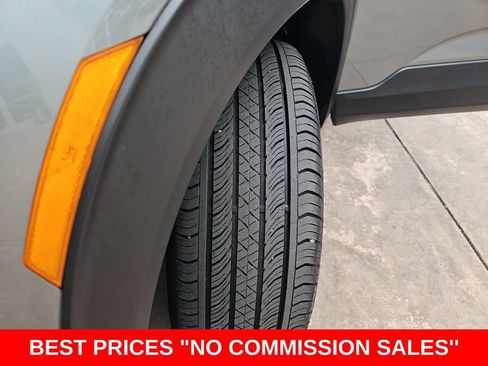 Used 2024 Chevrolet TrailBlazer RS w/ Convenience Package AWD/4WD image 35