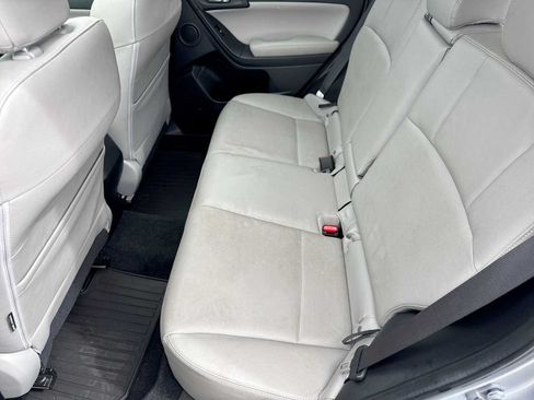 Used 2014 Subaru Forester 2.5i Touring AWD/4WD image 19