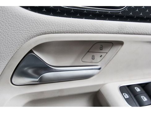 Used 2025 Mercedes-Benz GLA 250 4MATIC image 16