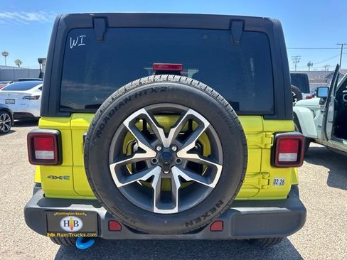 Used 2024 Jeep Wrangler Unlimited AWD/4WD image 7