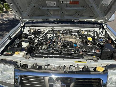 Used 2000 Nissan Frontier XE image 22