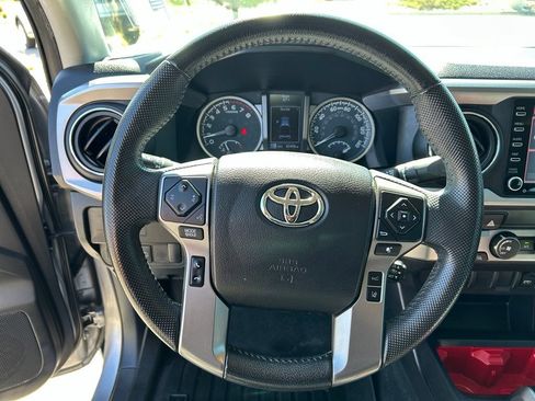 Used 2021 Toyota Tacoma SR5 w/ SR5 Appearance Package (SM) RWD image 9