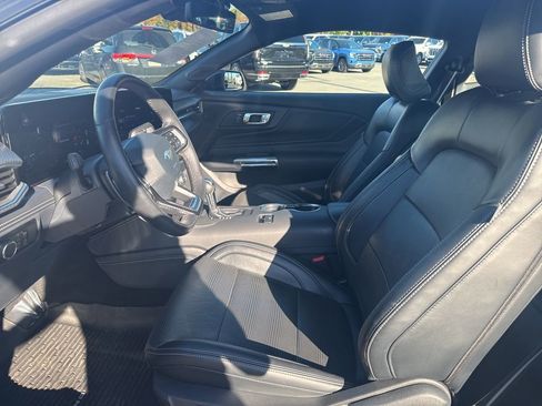 Used 2024 Ford Mustang GT Premium image 9