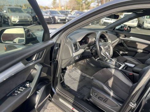 Used 2018 Audi SQ5 Premium Plus w/ Navigation Package AWD/4WD image 4