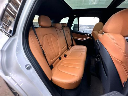 Used 2022 BMW X5 xDrive45e w/ M Sport Package AWD/4WD image 29