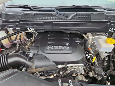 Used 2024 RAM 2500 Big Horn AWD/4WD image 11