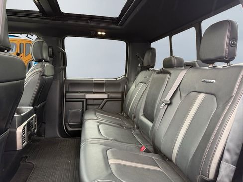 Used 2019 Ford F150 Platinum w/ Equipment Group 701A Luxury image 27