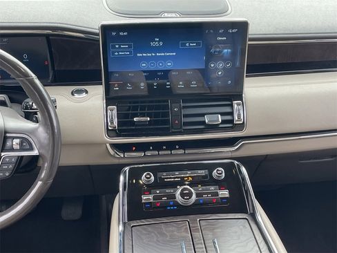 Used 2023 Lincoln Navigator Reserve image 17