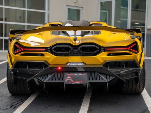 Used 2024 Lamborghini Revuelto AWD/4WD image 18