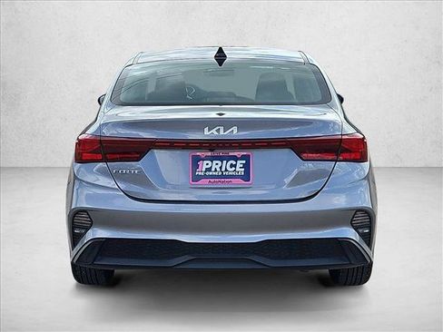 Used 2024 Kia Forte LXS FWD image 7