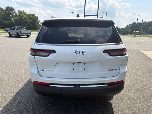 Used 2022 Jeep Grand Cherokee L Limited AWD/4WD image 8