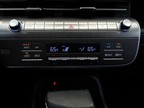 Used 2025 Hyundai Kona SEL FWD image 27