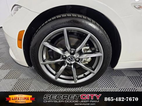 Used 2023 MAZDA MX-5 Miata Grand Touring w/ Weather Package image 9
