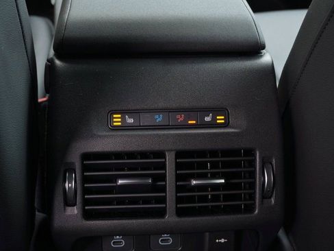 New 2026 Land Rover Discovery Sport Landmark AWD/4WD image 29