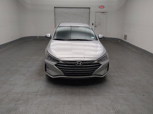 Used 2020 Hyundai Elantra Limited FWD image 14