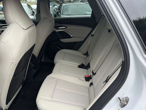 Used 2025 Audi Q5 Prestige AWD/4WD image 14