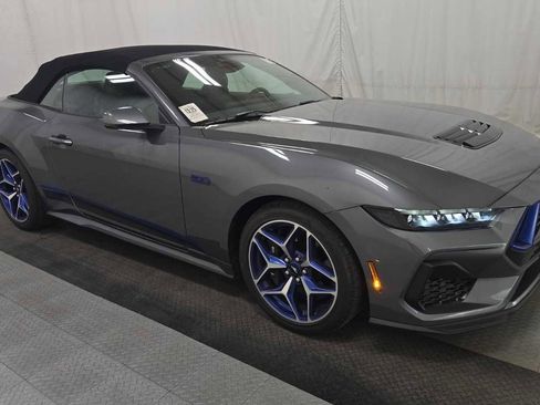Used 2025 Ford Mustang GT Premium w/ GT Performance Package RWD image 3