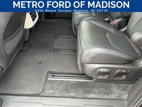 Used 2024 Kia Carnival SX Prestige image 38