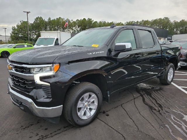 Used 2026 Chevrolet Silverado 1500 LT AWD/4WD image 3