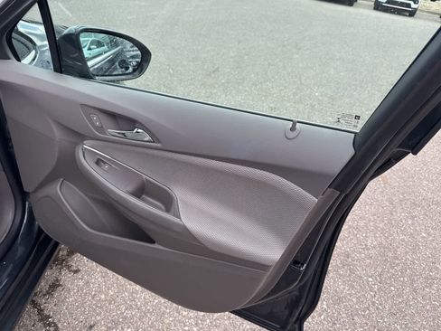 Used 2017 Chevrolet Cruze LT w/ Convenience Package image 27