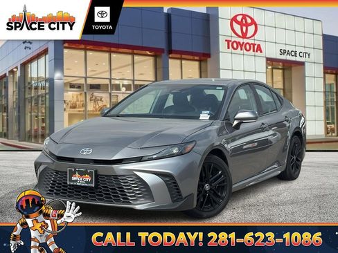Used 2025 Toyota Camry SE w/ Multimedia Upgrade Package image 1