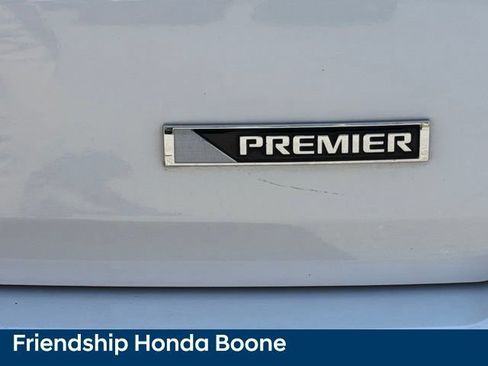 Used 2018 Chevrolet Traverse Premier w/ Driver Confidence II Package FWD image 13