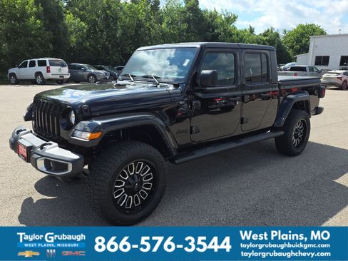 Used 2023 Jeep Gladiator Sport AWD/4WD image 4