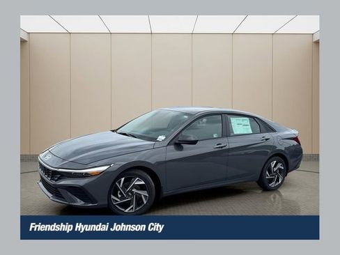 Certified 2025 Hyundai Elantra SEL image 1