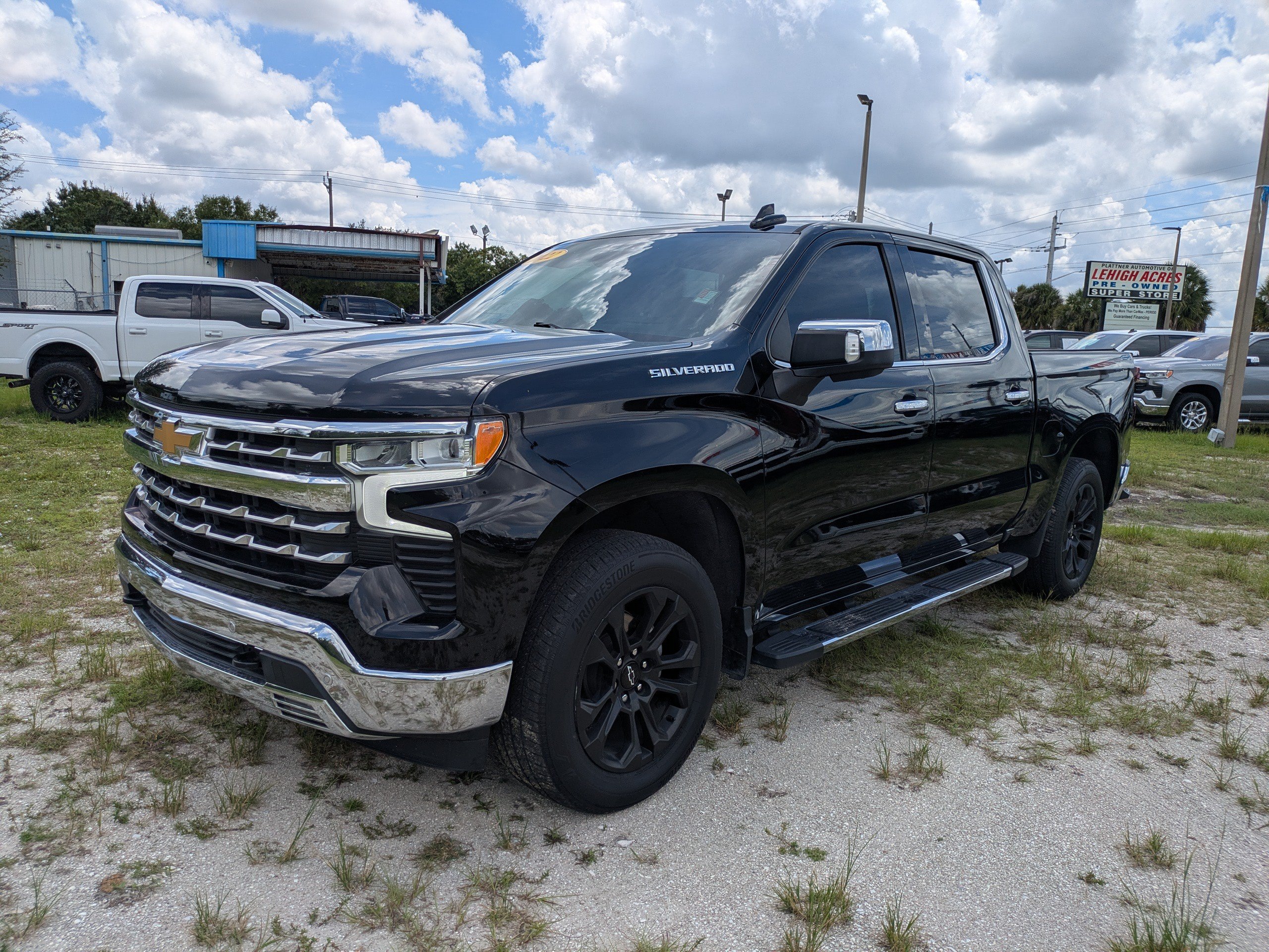 Used 2022 Chevrolet Silverado 1500 LTZ w/ LTZ Premium Package RWD image 8