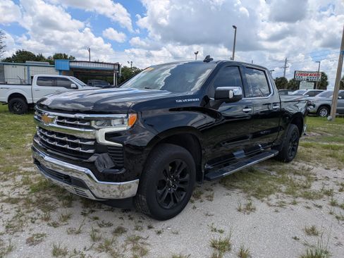 Used 2022 Chevrolet Silverado 1500 LTZ w/ LTZ Premium Package RWD image 8