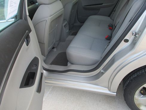 Used 2008 Saturn Aura XE FWD image 8