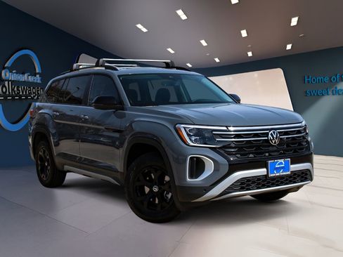 New 2026 Volkswagen Atlas Peak Edition AWD/4WD image 1