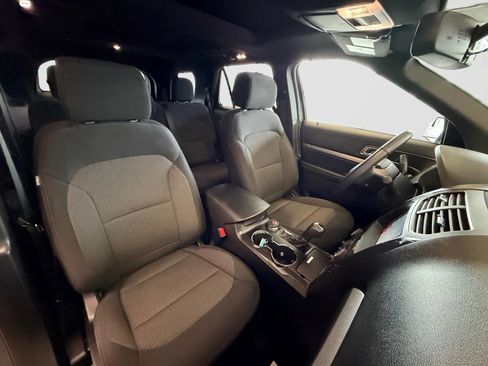 Used 2018 Ford Explorer XLT w/ Equipment Group 201A AWD/4WD image 23