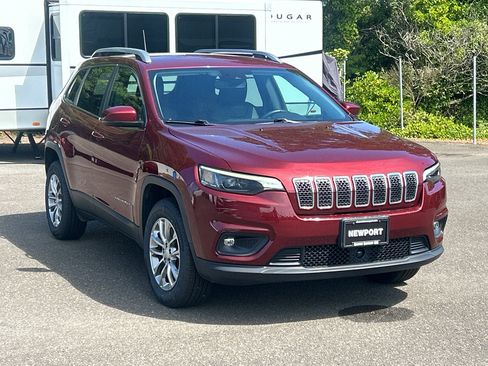 Used 2021 Jeep Cherokee Latitude Plus AWD/4WD image 3