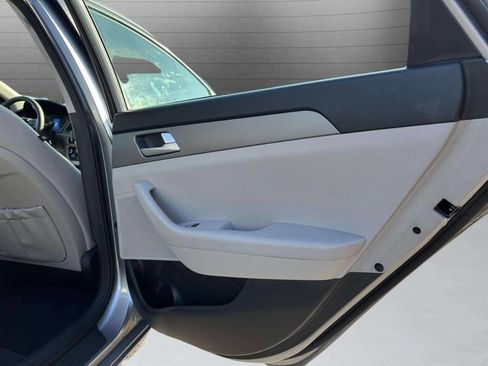 Used 2015 Hyundai Sonata SE image 16