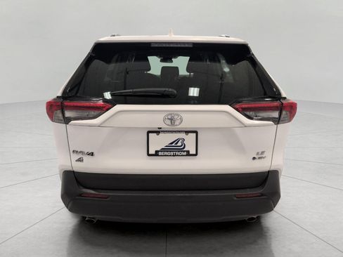 Used 2025 Toyota RAV4 LE AWD/4WD image 24