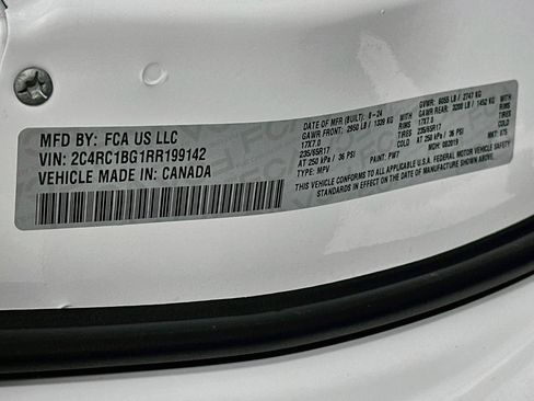 Used 2024 Chrysler Pacifica Touring-L FWD image 12
