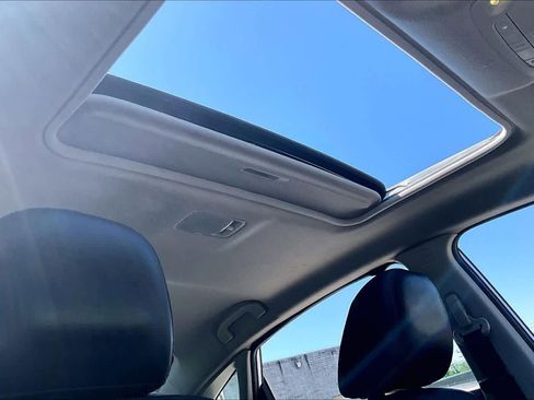 Used 2018 Nissan Sentra SL FWD image 14