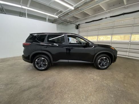 Used 2025 Nissan Rogue SV AWD/4WD image 7