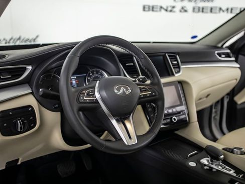 Used 2020 INFINITI QX50 Luxe w/ Navigation Package FWD image 25