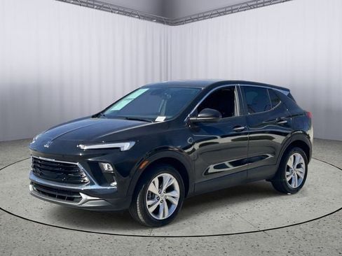 Used 2025 Buick Encore GX Preferred w/ Comfort Package FWD image 2