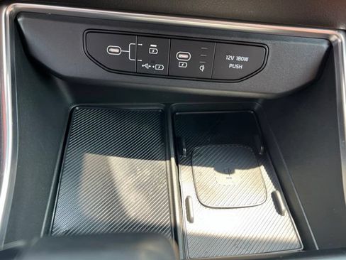 Certified 2025 Kia Carnival SX Prestige FWD image 26
