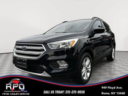 Used 2018 Ford Escape SE w/ SE Sync 3 Package