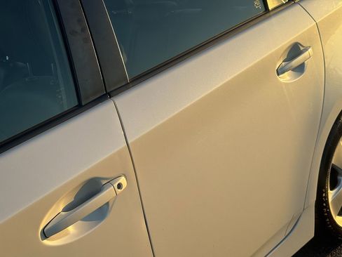 Used 2015 Toyota Prius Five image 18