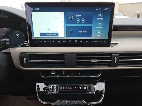 New 2026 Lincoln Corsair Premiere image 10