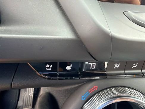 Used 2017 Chevrolet Camaro LT RWD image 9
