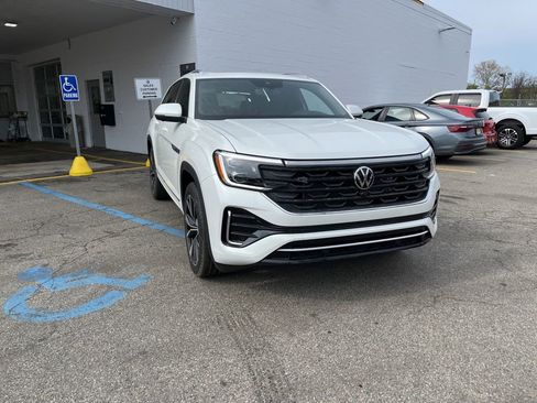 New 2026 Volkswagen Atlas Cross Sport SEL Premium R-Line AWD/4WD image 3