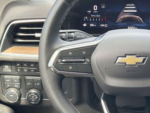 Used 2025 Chevrolet Tahoe High Country AWD/4WD image 8