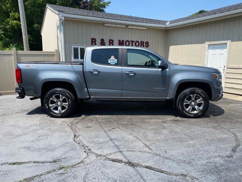 Used 2019 Chevrolet Colorado Z71 AWD/4WD image 2