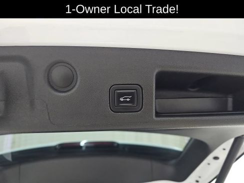 Used 2023 Chevrolet Equinox Premier AWD/4WD image 23